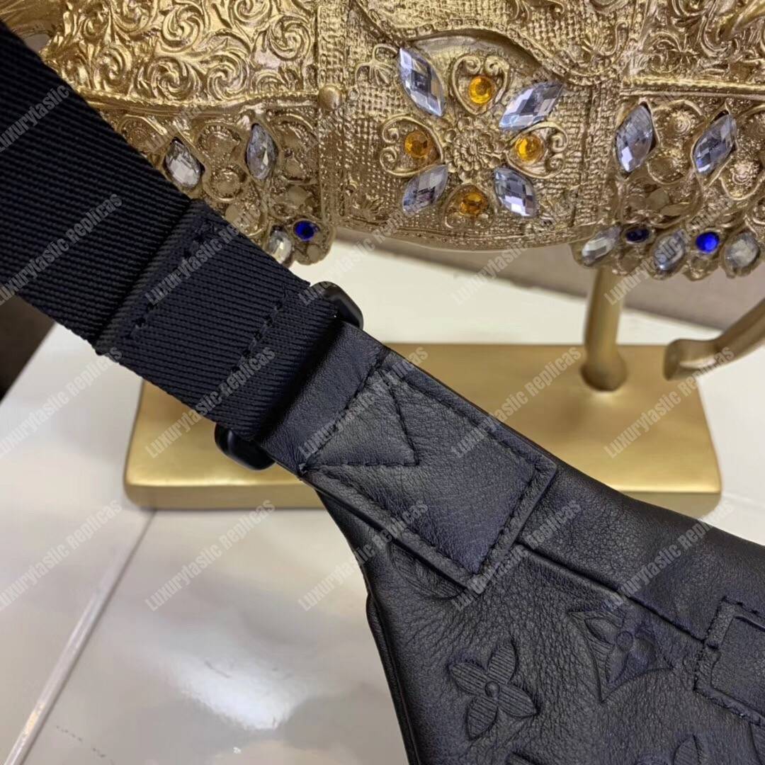 LV Discovery Bumbag G65 Monogram Shadow
