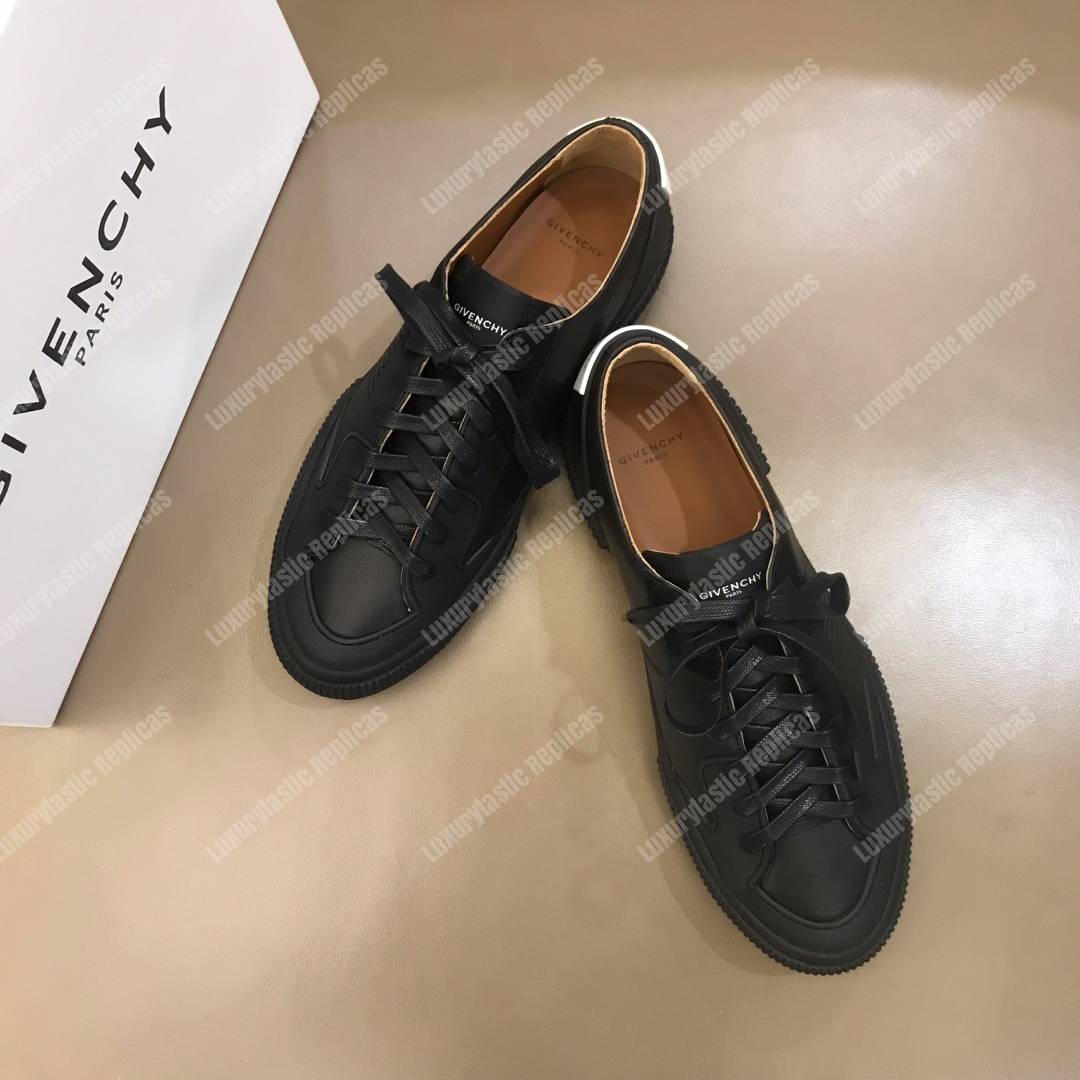 Givenchy Low Sneakers In Leather Black
