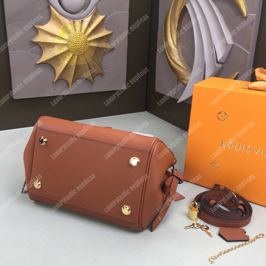 LV Milla PM Veau Nuage Gold