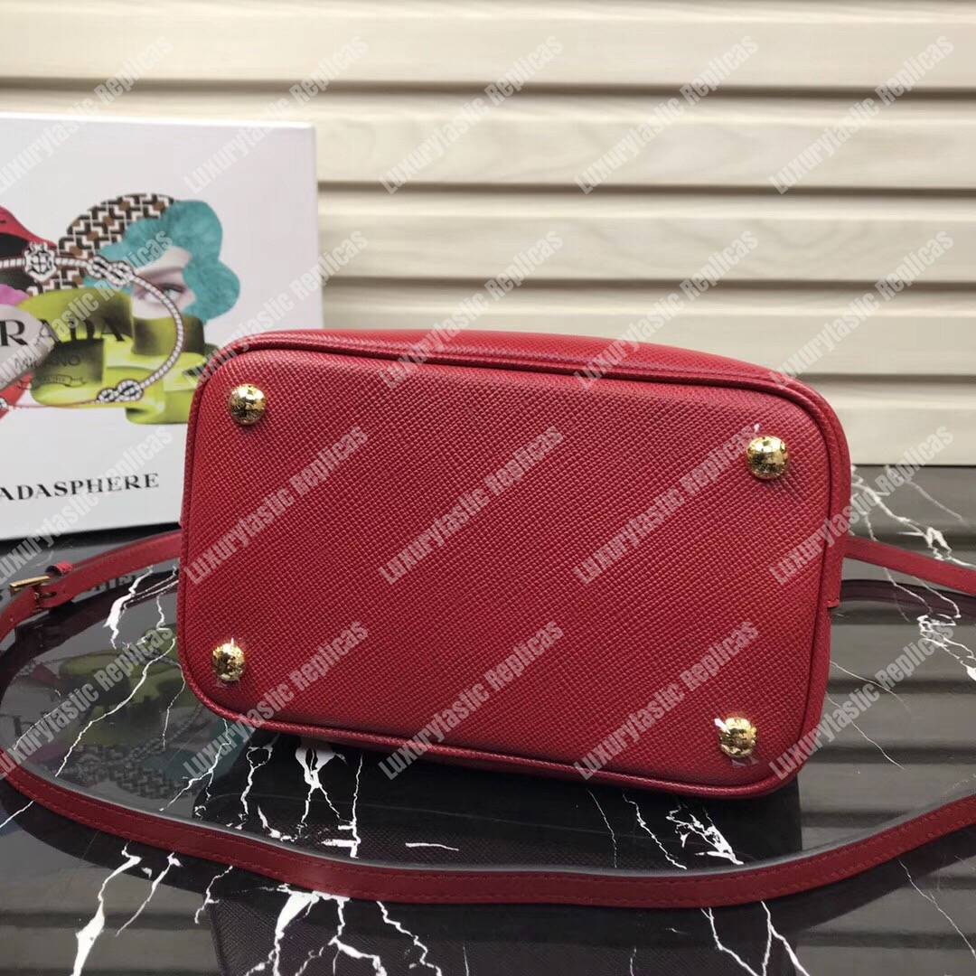 Pra*a panier medium bag red