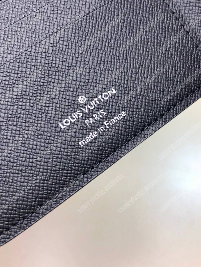 LV Multiple Wallet Taiga Leather Noir