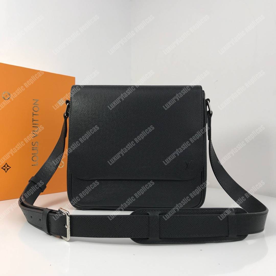 LV Roman PM Taiga Leather Noir