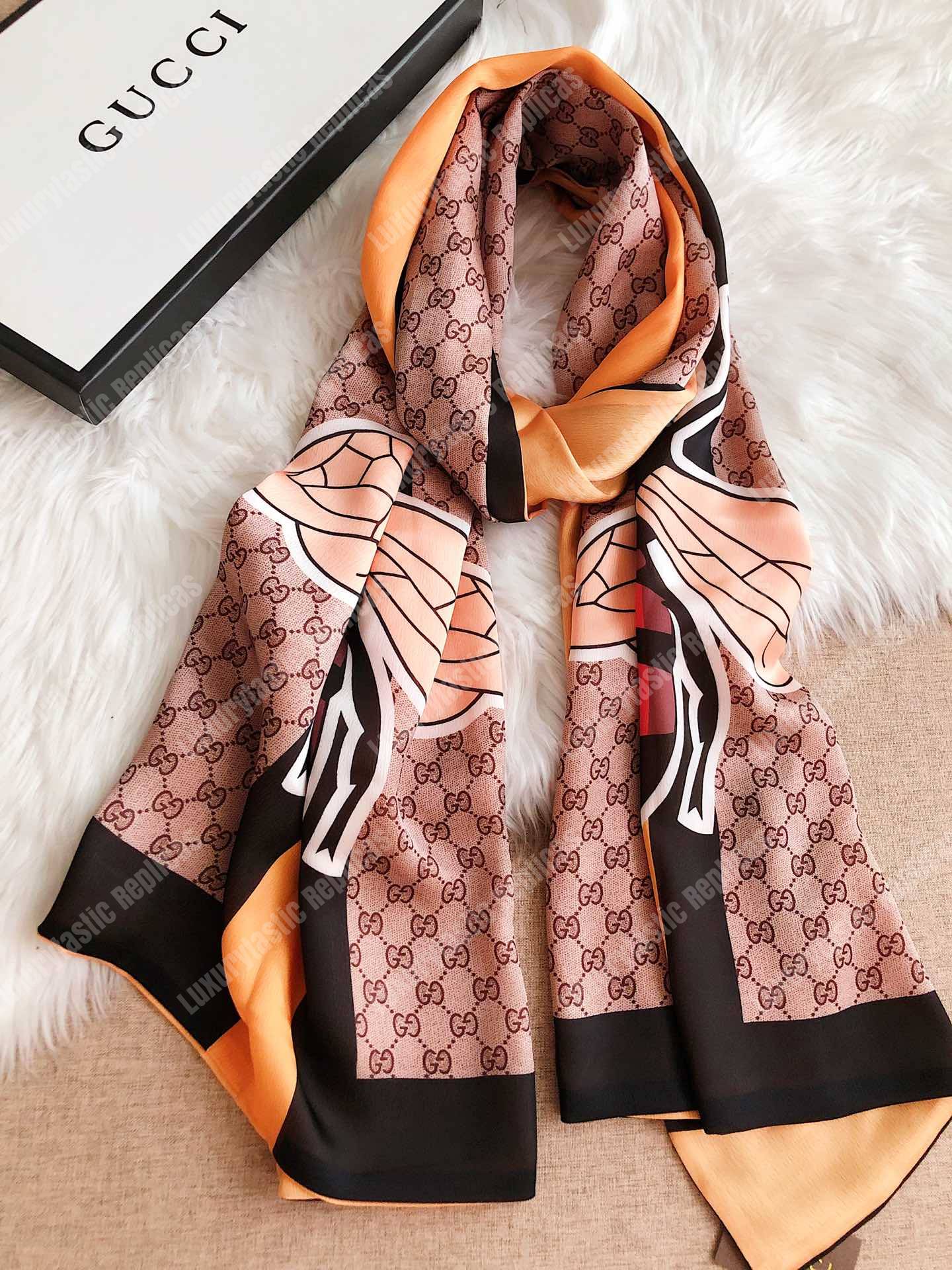 G*u*i bee print wool stole black