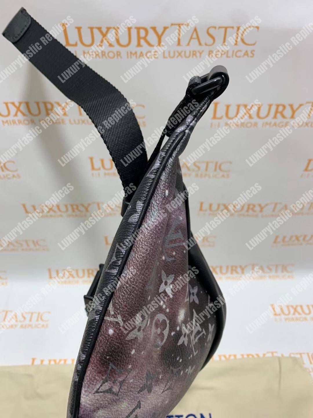 LV Discovery Bumbag Monogram Galaxy
