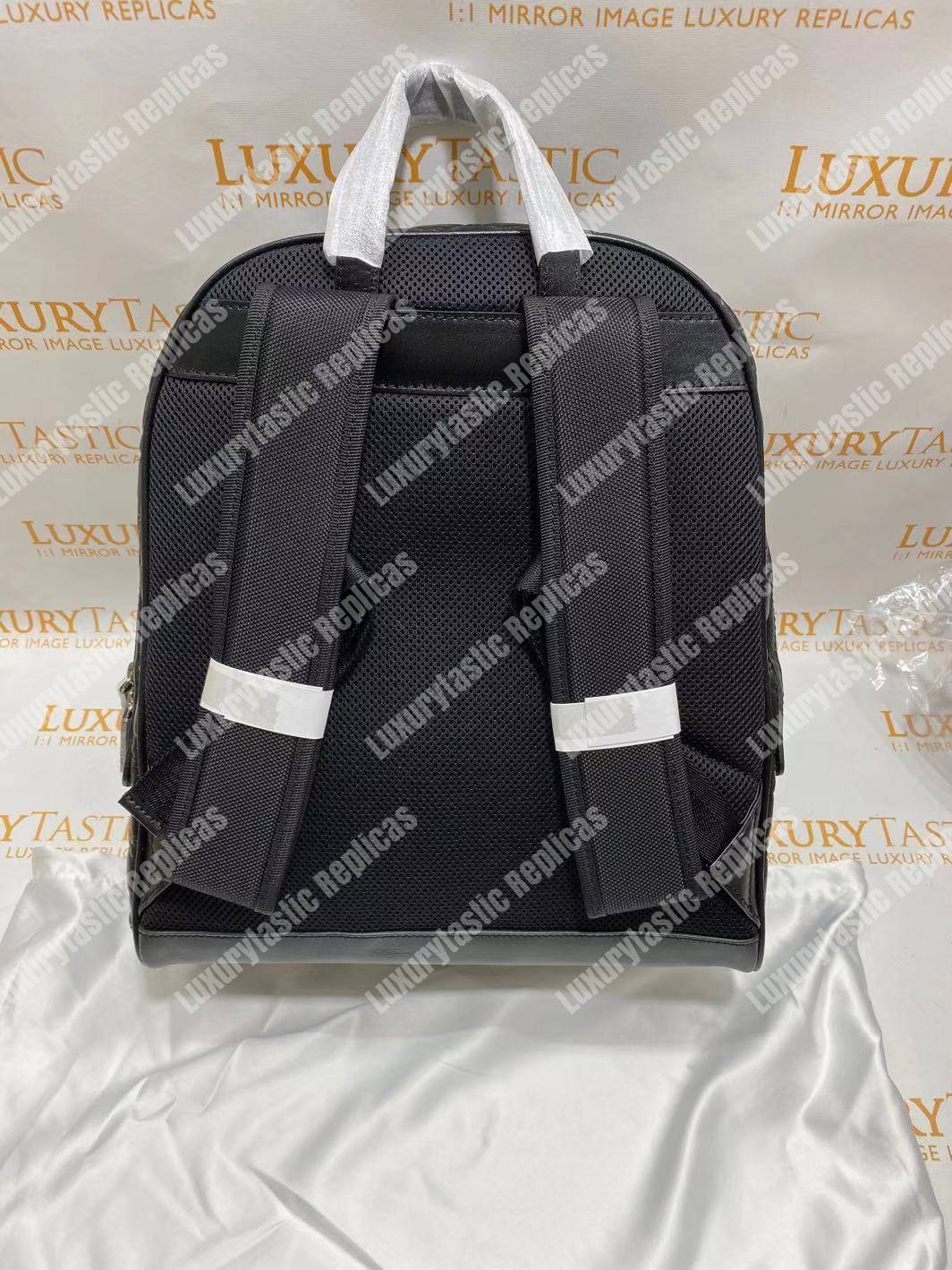 G*u*i signature leather backpack black