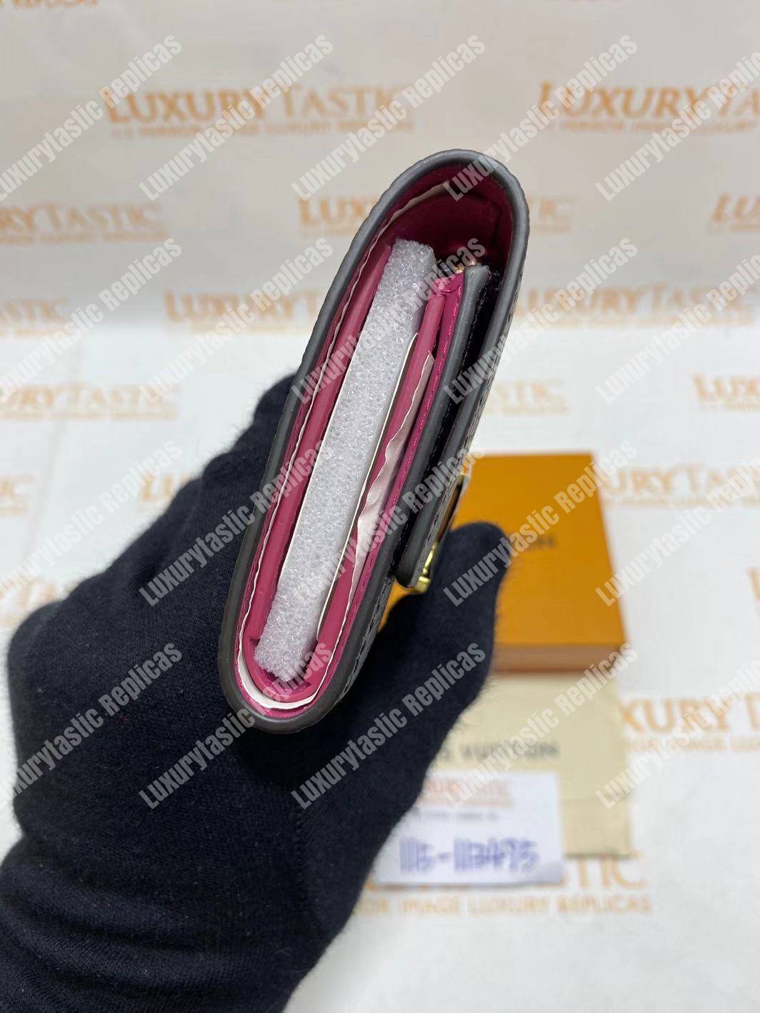 LV Capucines Compact Wallet Noir
