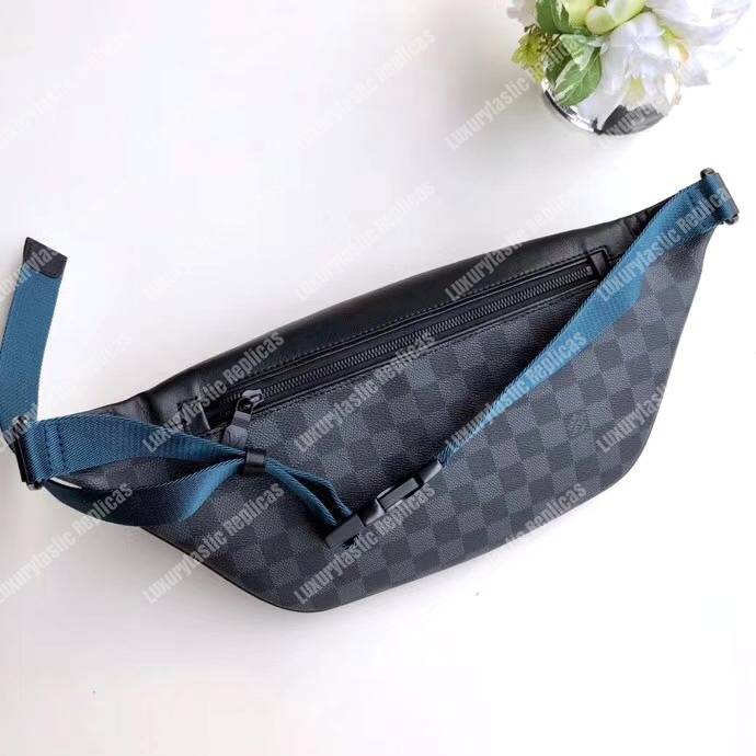LV Discovery Bumbag Damier Graphite