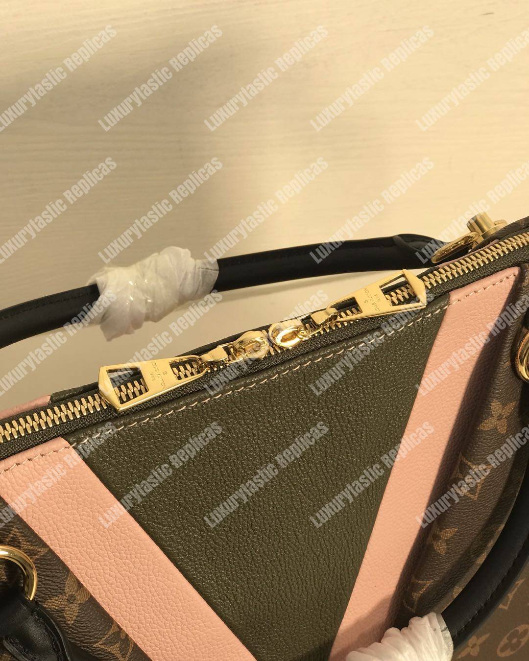LV V Tote MM