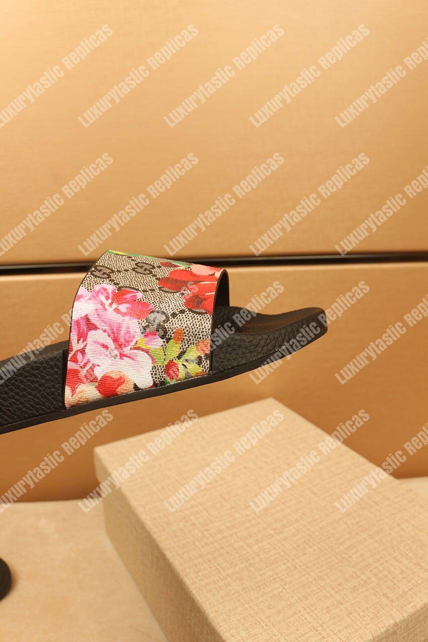 G*u*i gg blooms sup*e slide sandal