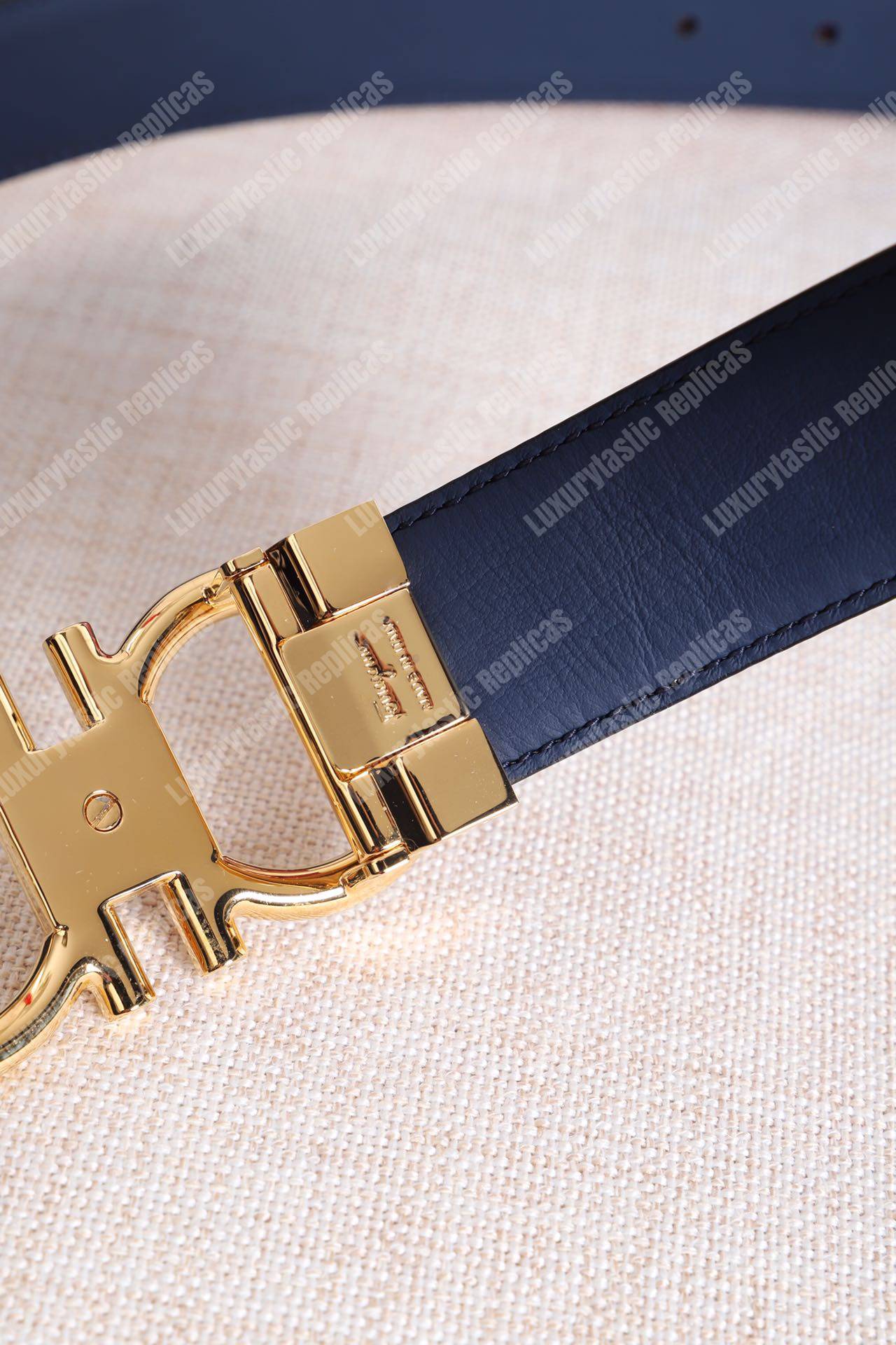 ﻿Salvatore Ferragamo Adjustable and Reversible Gancini Belt