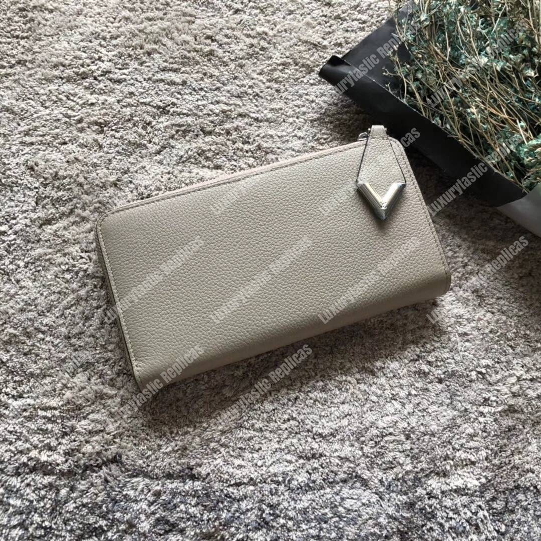 LV Comete Wallet Autres Cuirs Galet