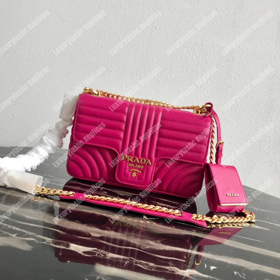 Pra*a diagramme medium leather bag fuchsia