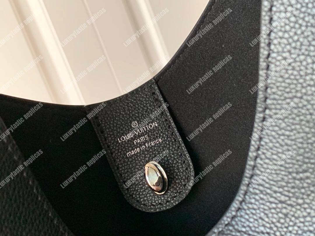 LV Lockme Hobo Black