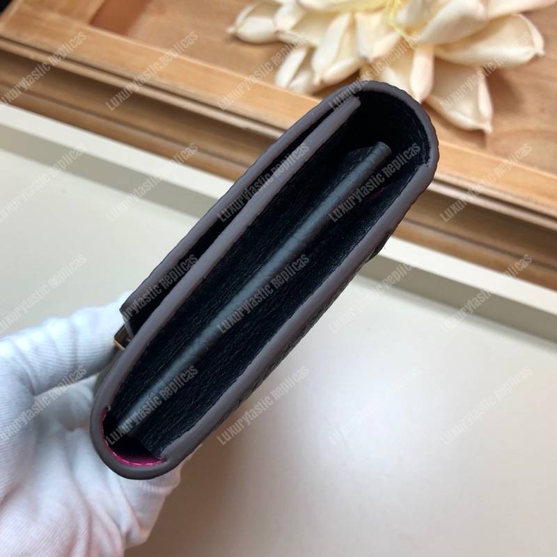 LV Capucines Wallet Taurillon Black