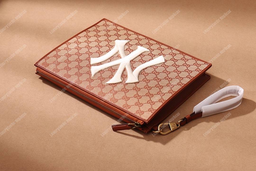 G*u*i original gg pouch with ny yankees™ patch