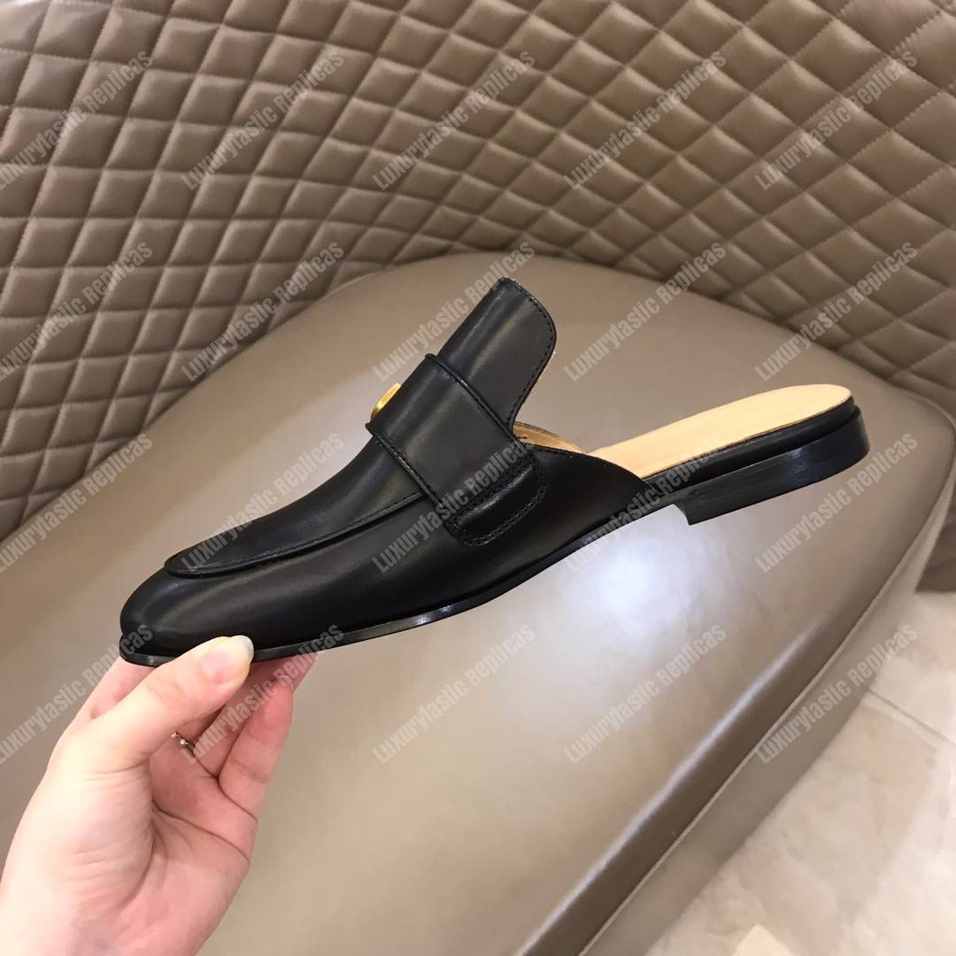 G*u*i leather slipper black