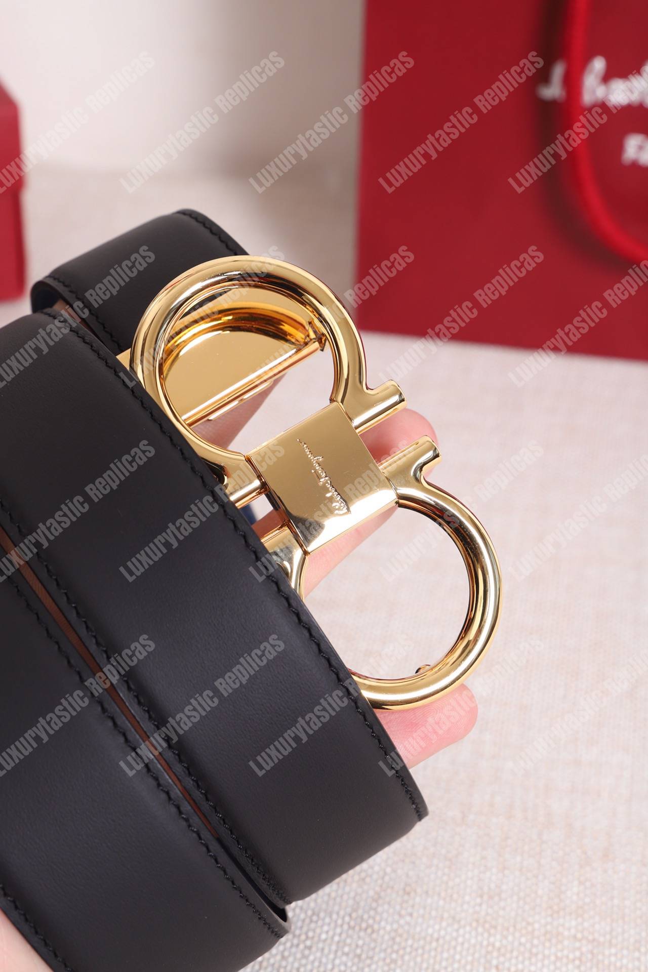 ﻿Salvatore Ferragamo Adjustable and Reversible Gancini Belt