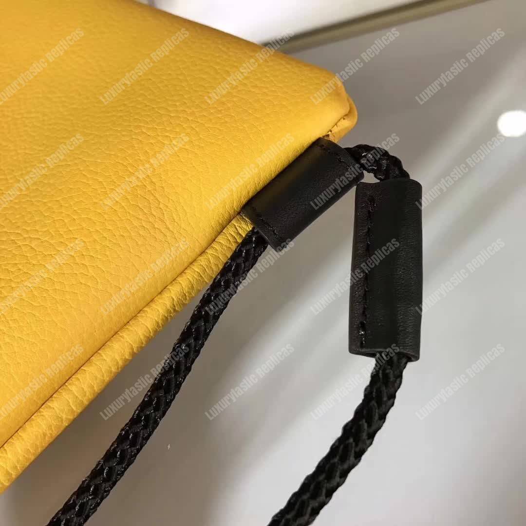 G*u*i coco capitán logo backpack yellow