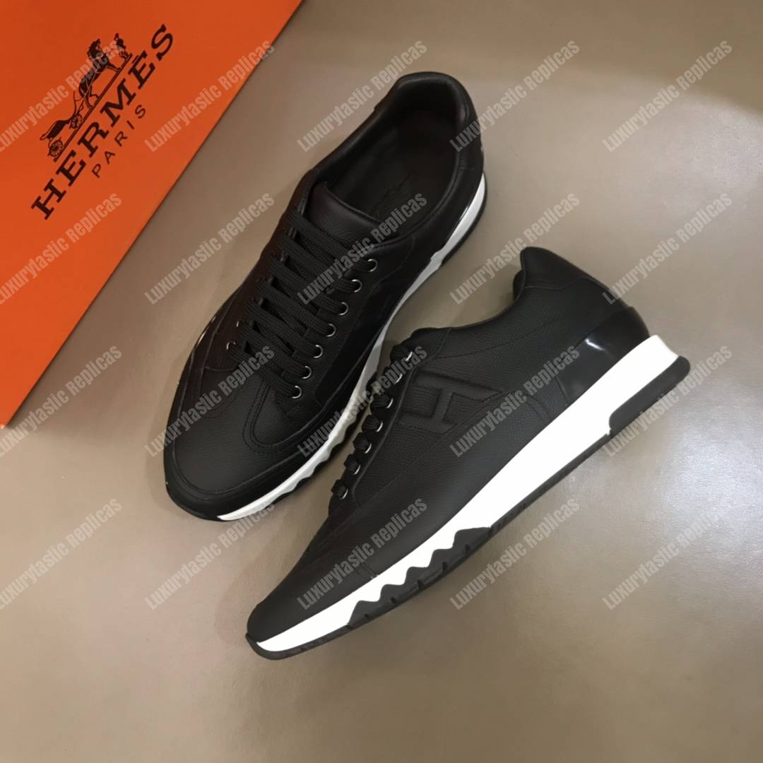 H**mes trail sneaker black