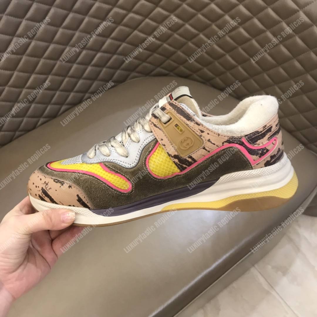 G*u*i ultrapace sneaker brown/pink lining
