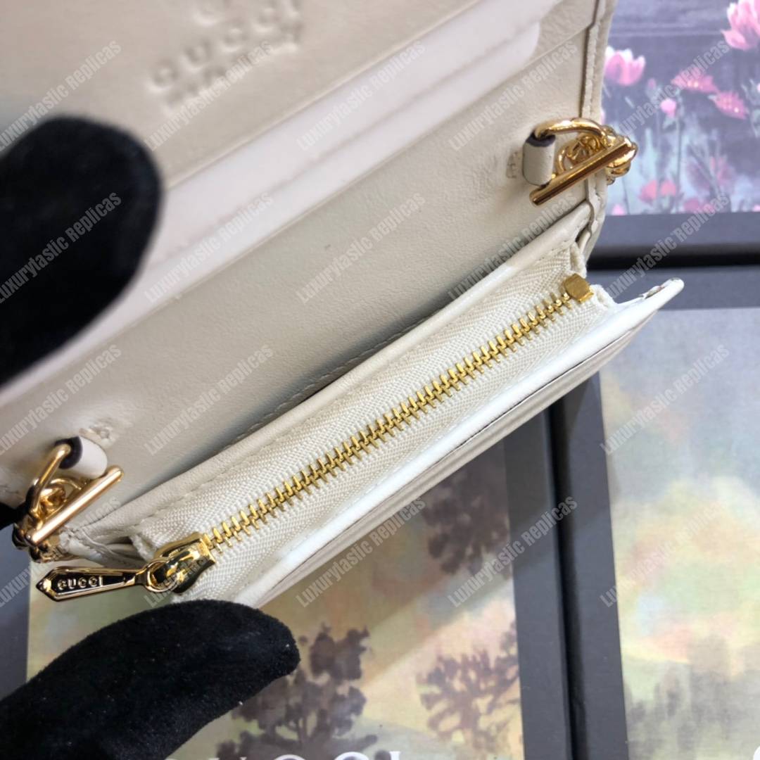 G*u*i rajah chain card case wallet white
