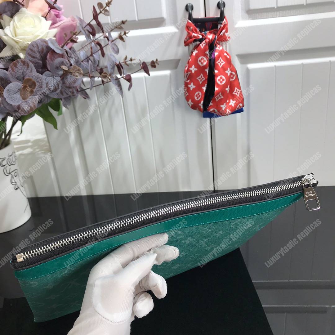 LV Discovery Pochette Monogram Vert