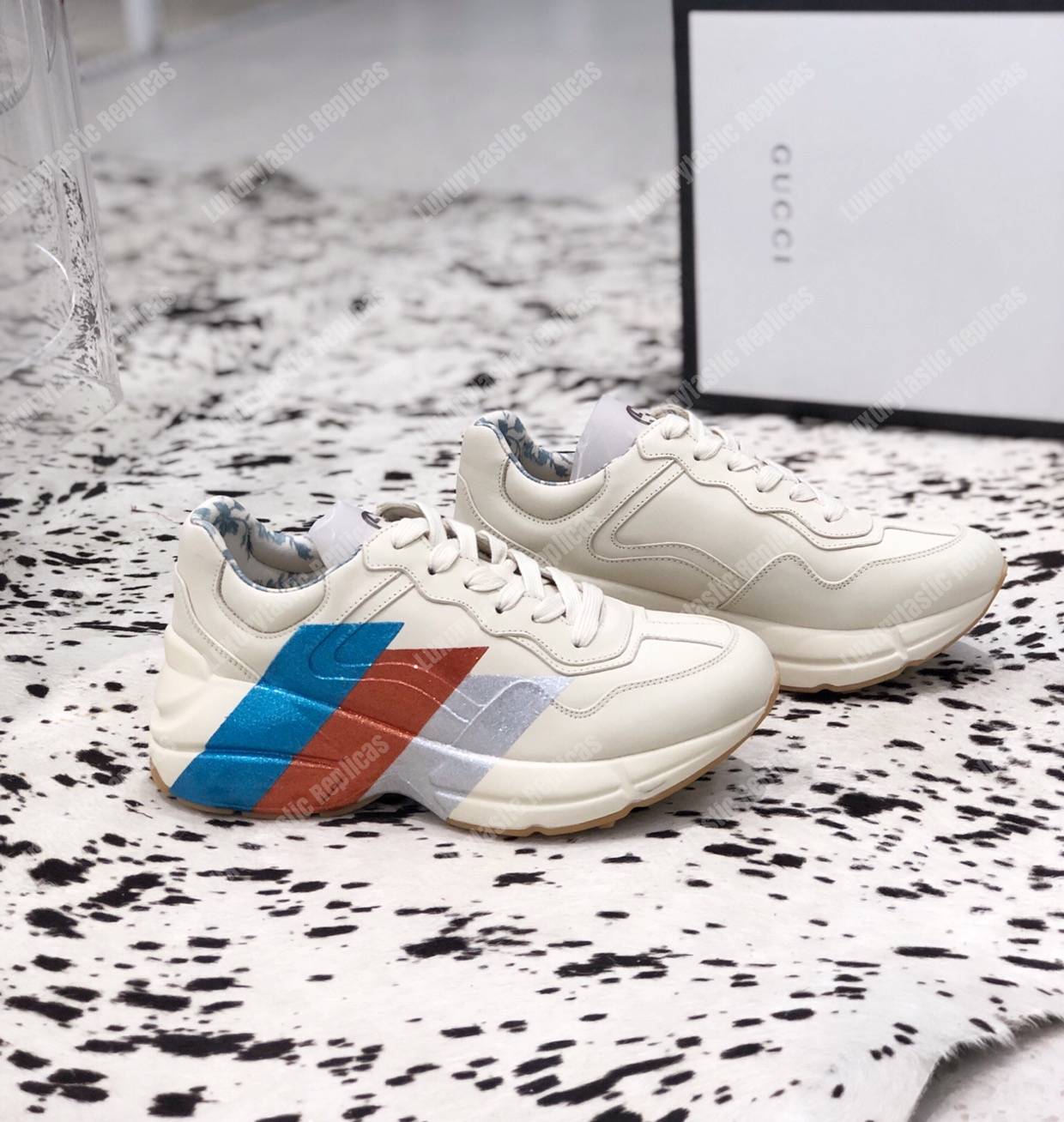G*u*i rhyton web print leather sneaker