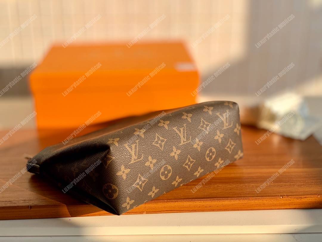 LV Pallas Beauty Case Black