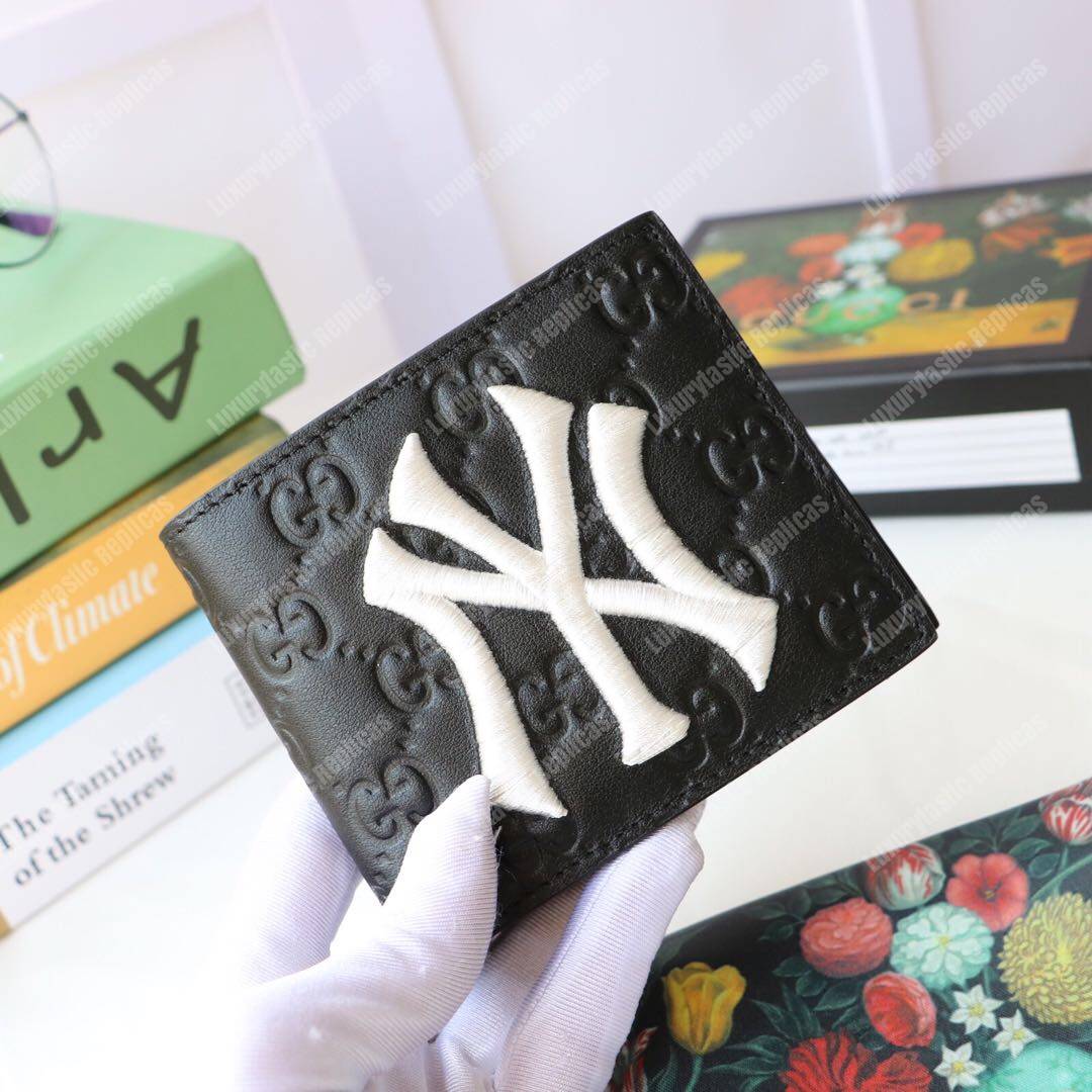 G*u*i gg signature leather wallet with new york yankees™