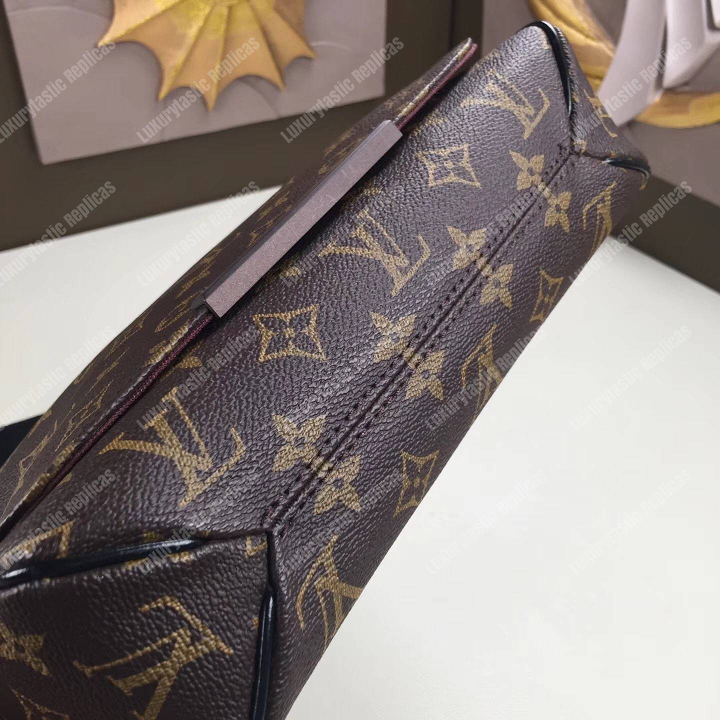 LV District MM Messenger Bag Monogram Canvas