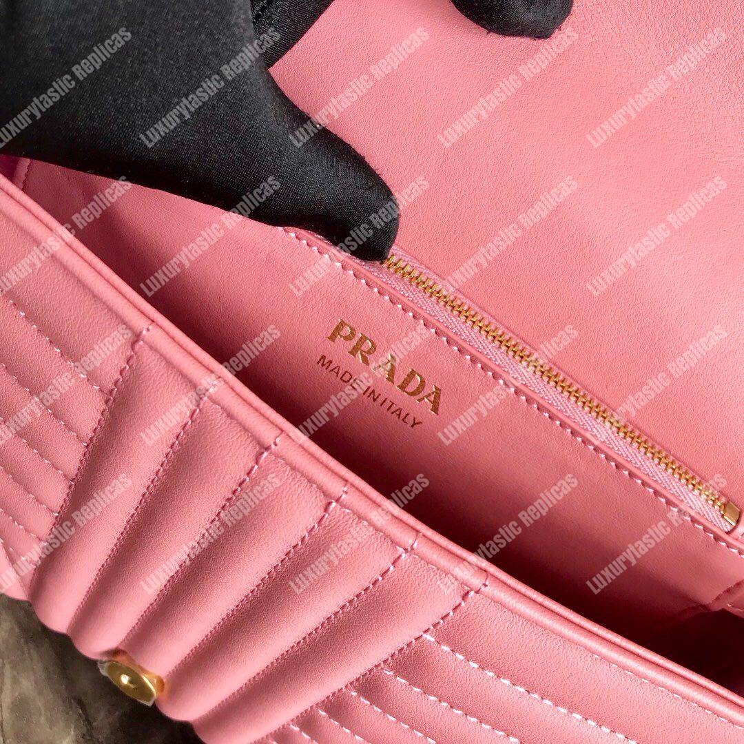 Pra*a diagramme medium leather bag pink