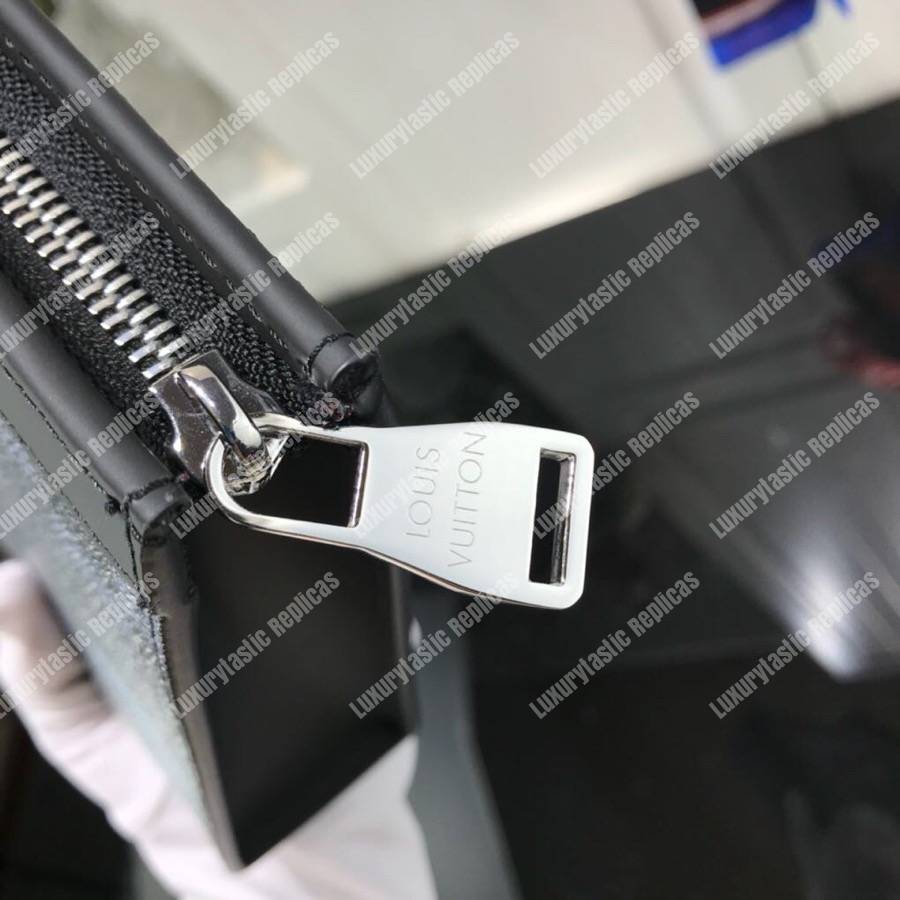 LV Pochette Voyage MM Damier Graphite Pixel
