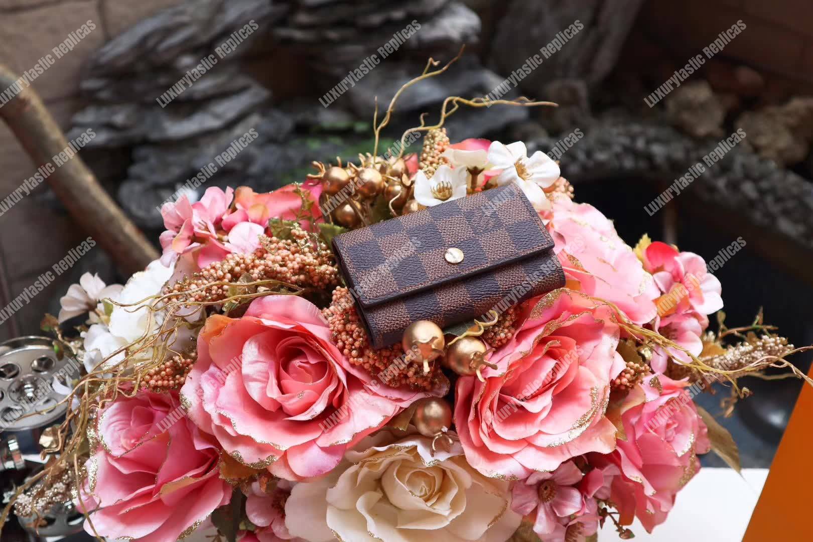 LV 6 Key Holder Damier Ebene