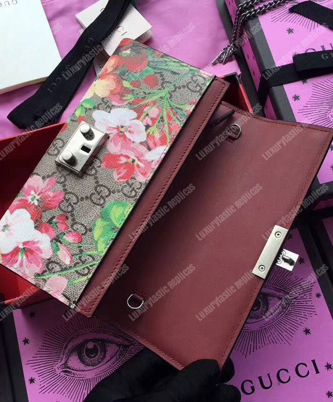 G*u*i gg blooms sup*e padlock continental wallet antique rose