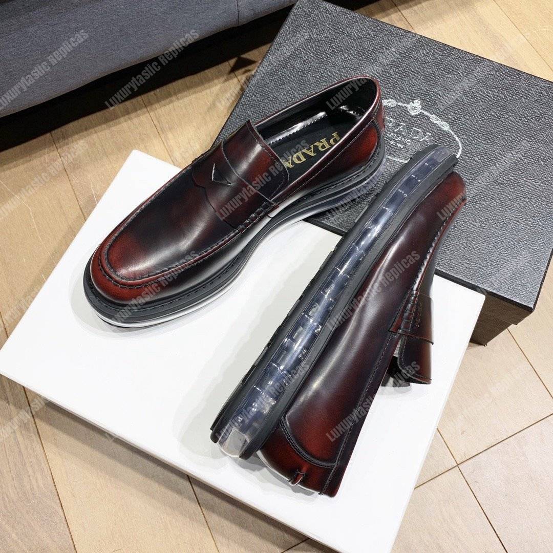 Pra*a leather loafer brown