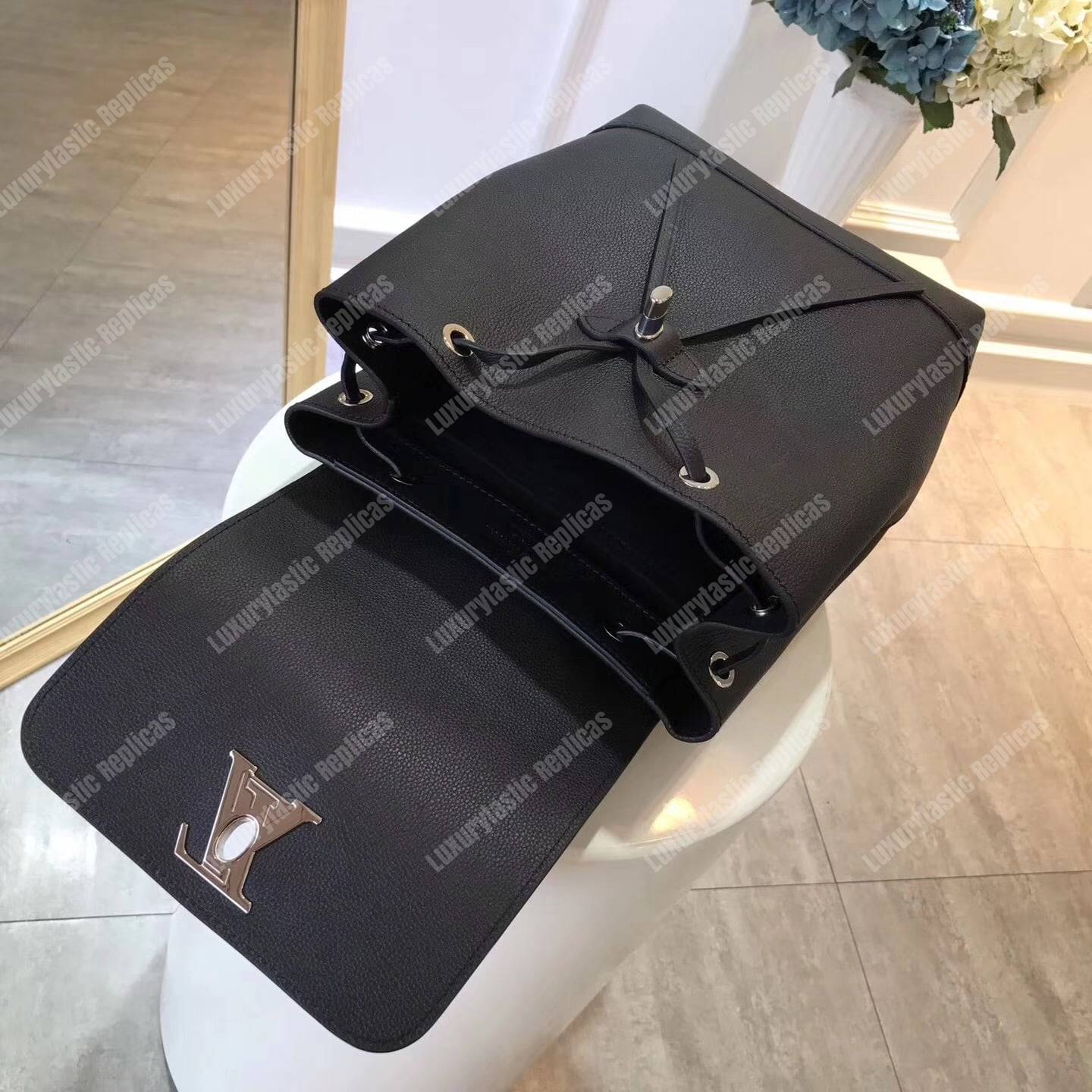 LV Lockme Backpack Noir