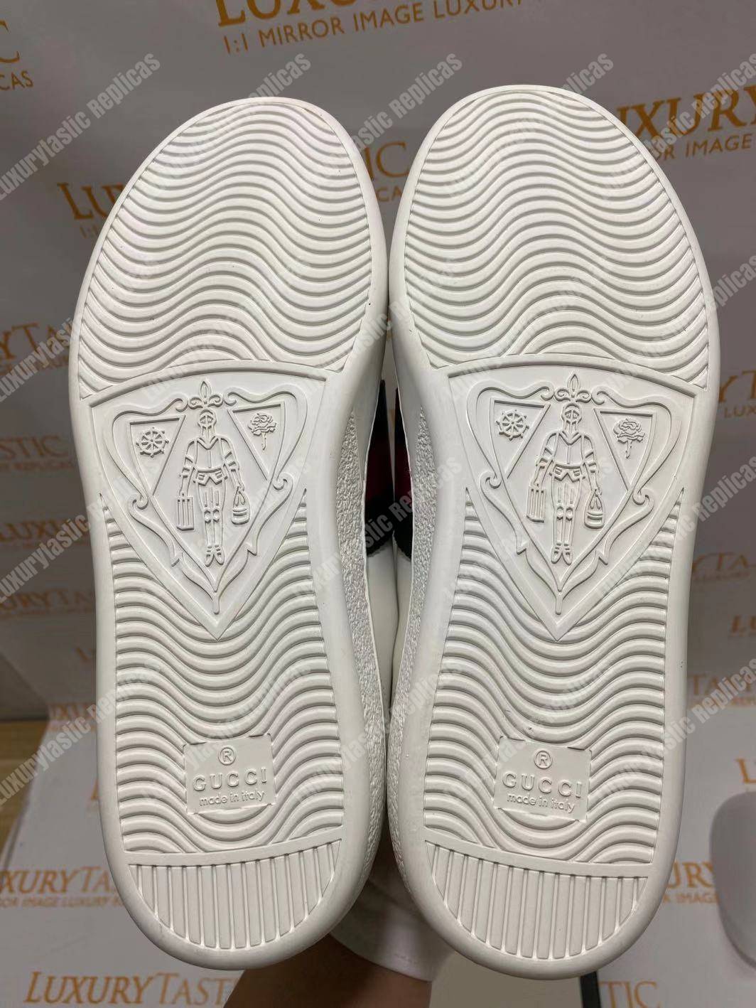 G*u*i ace embroidered bee sneaker white