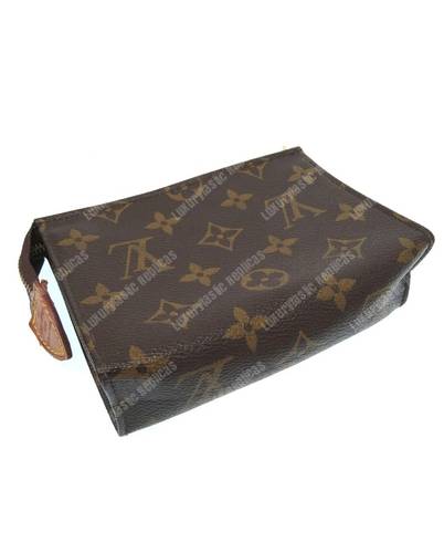 LV Toiletry Pouch 15 Monogram