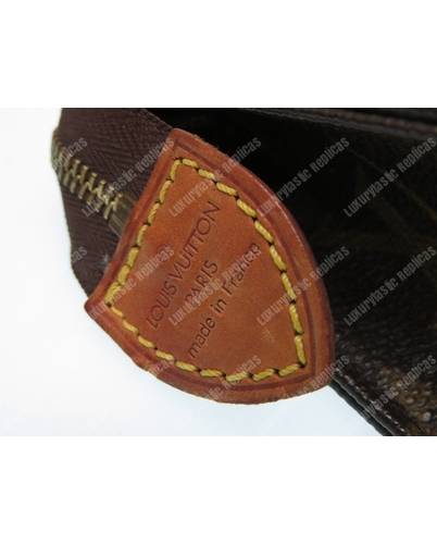 LV Toiletry Pouch 15 Monogram