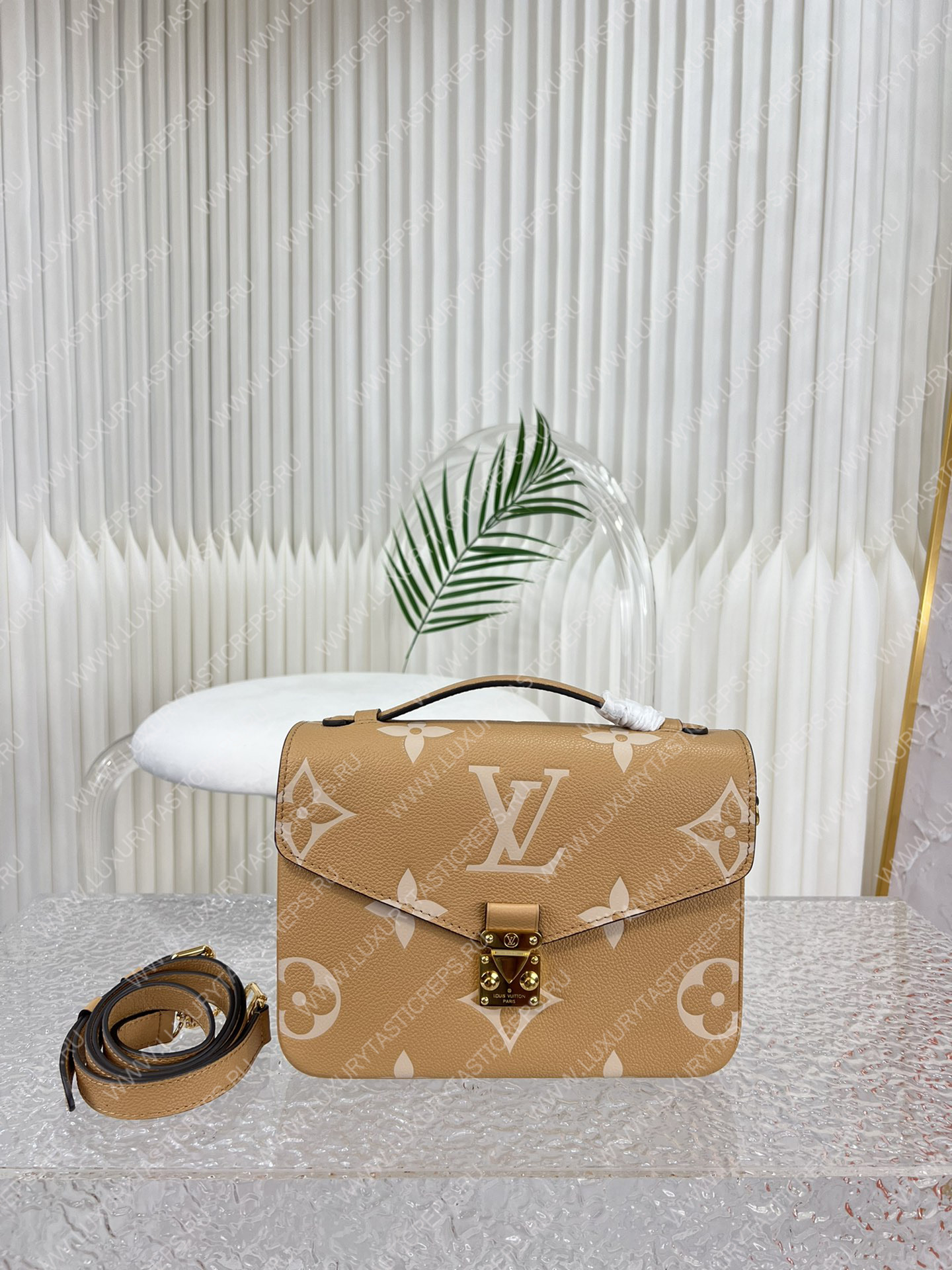 l**is V*t*n lv pochette mÉtis​ beige/cream m45809