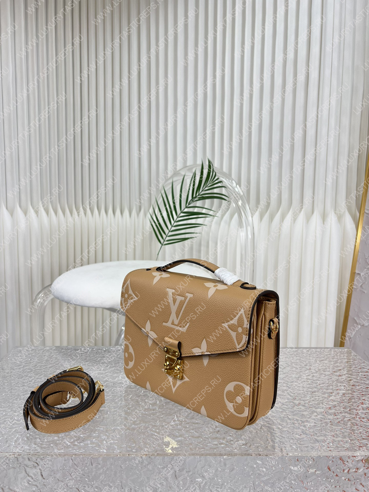 l**is V*t*n lv pochette mÉtis​ beige/cream m45809