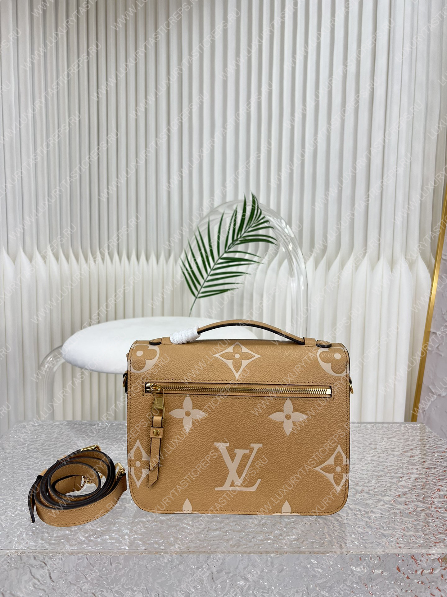 l**is V*t*n lv pochette mÉtis​ beige/cream m45809