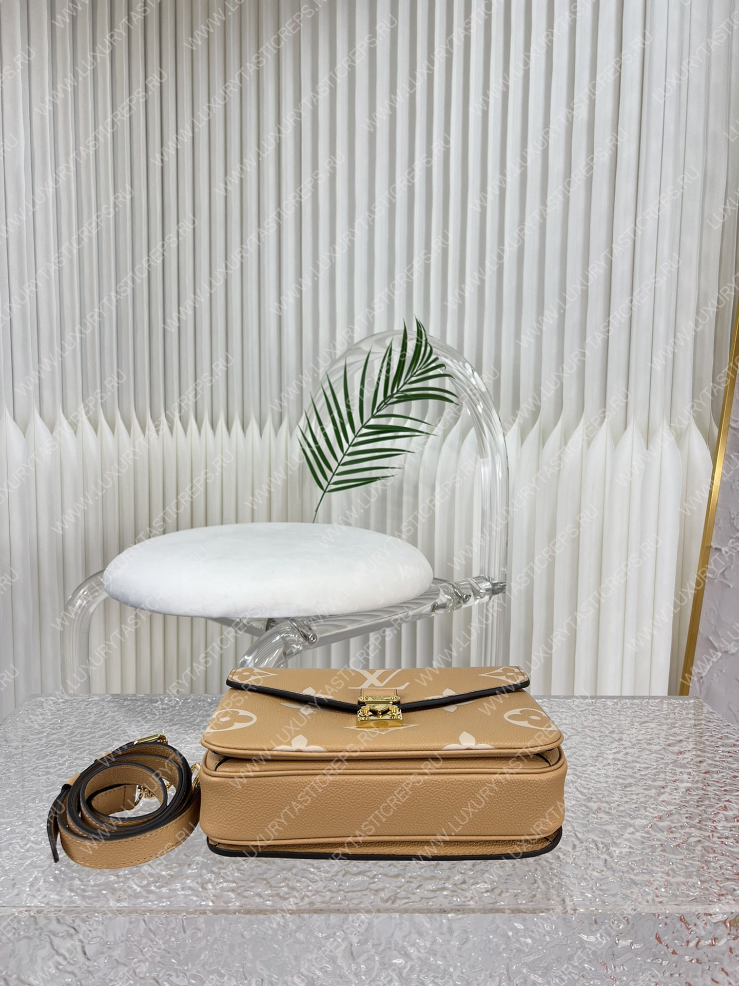 l**is V*t*n lv pochette mÉtis​ beige/cream m45809