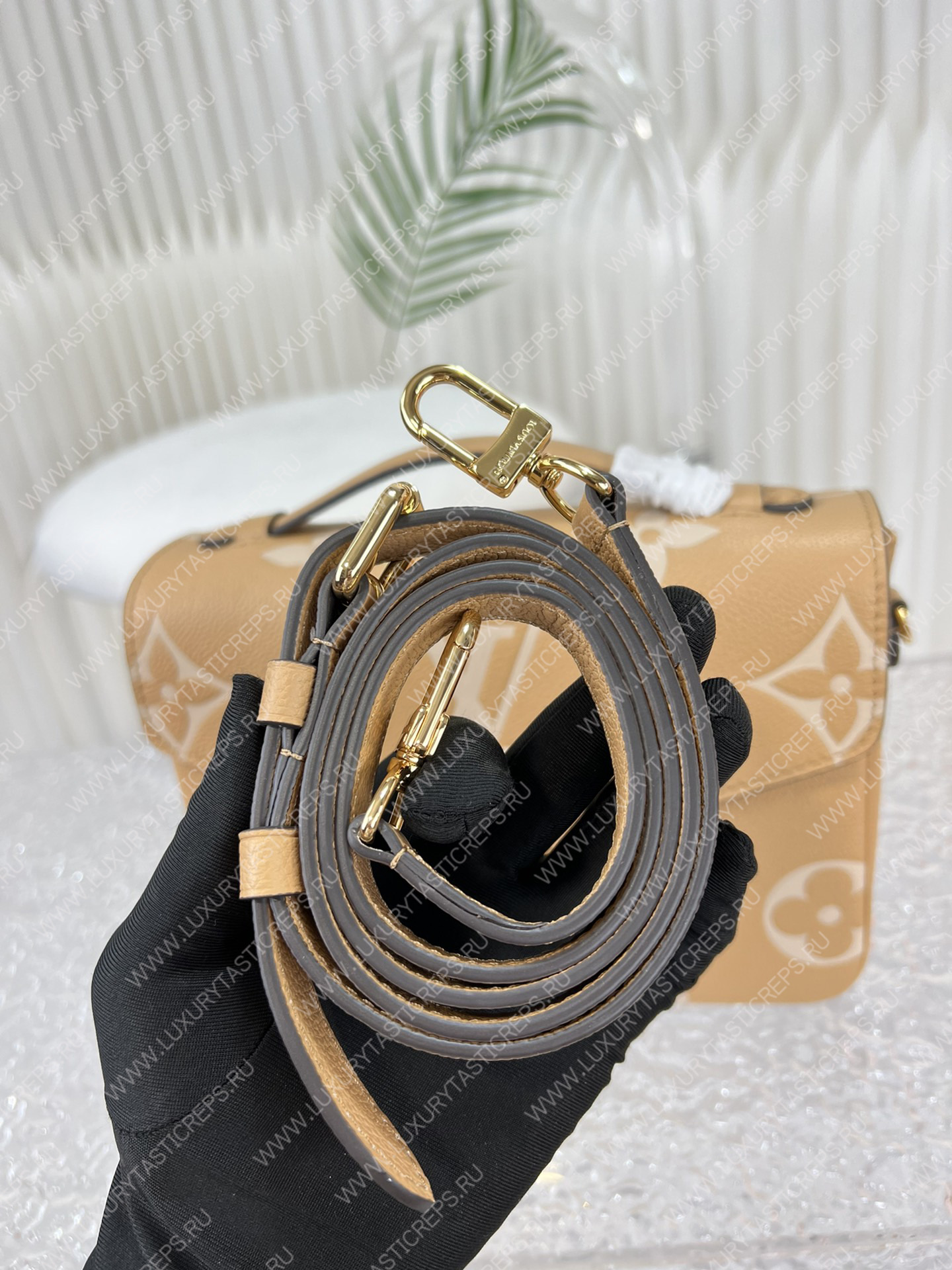 l**is V*t*n lv pochette mÉtis​ beige/cream m45809