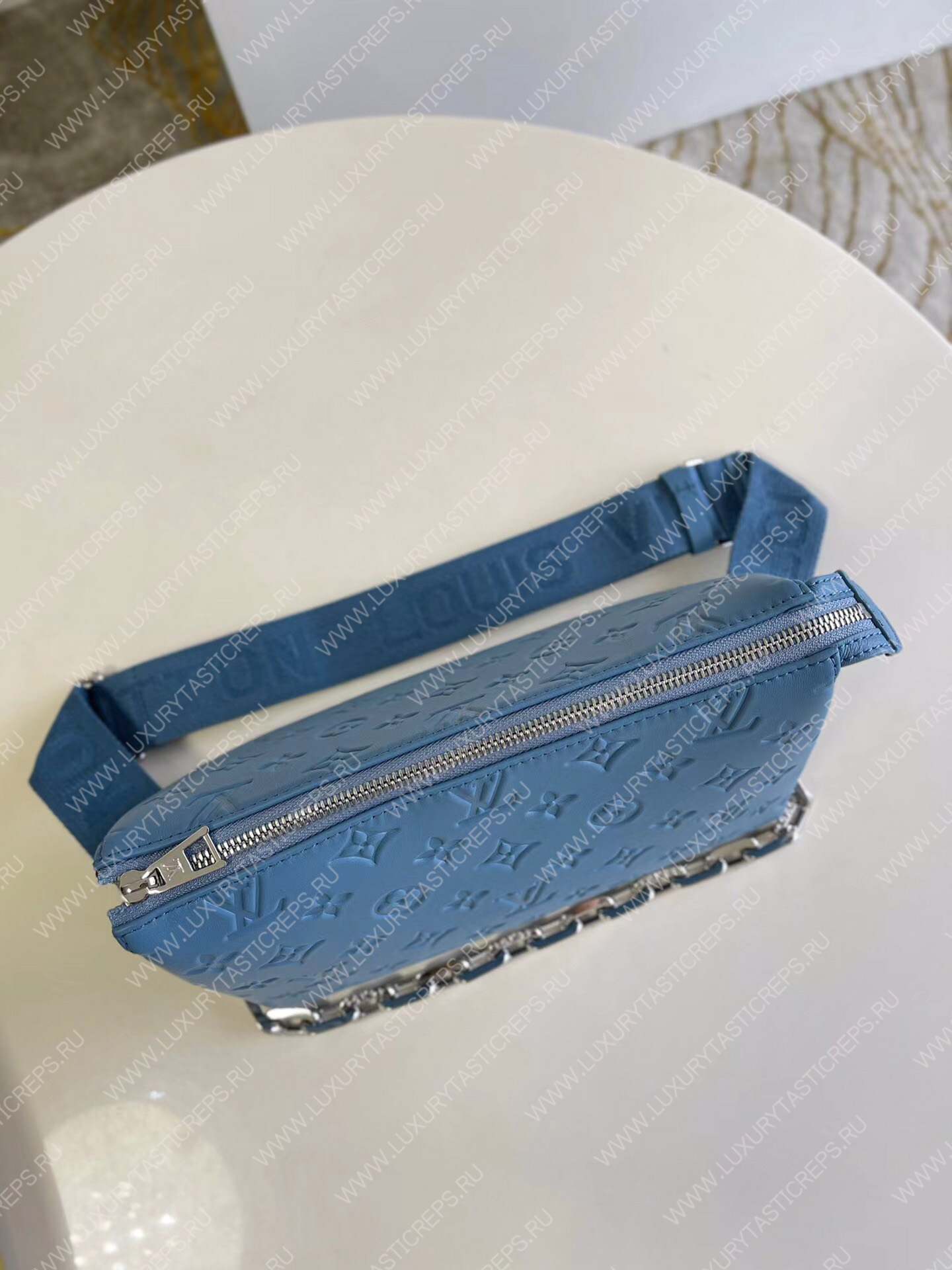 l**is V*t*n coussin pm blue m57793