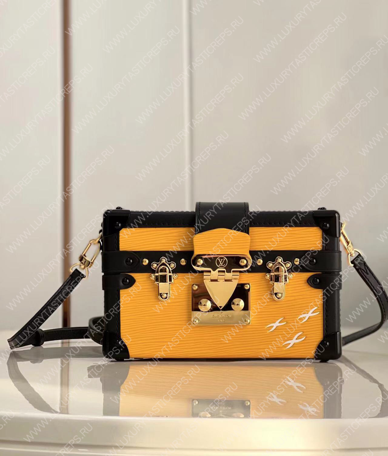 l**is V*t*n petite malle yellow m59179