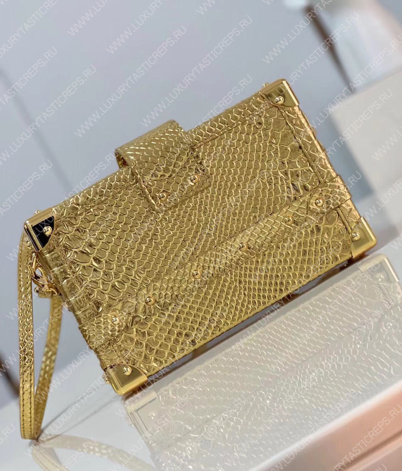 l**is V*t*n petite malle nicolas ghesquière gold m44919