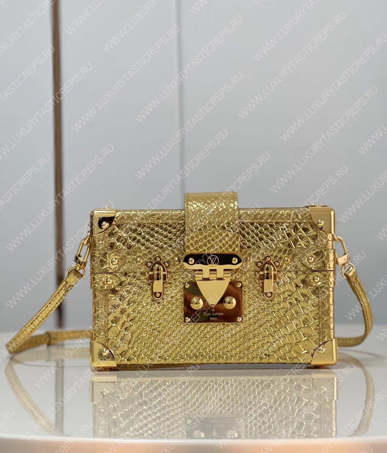 l**is V*t*n petite malle nicolas ghesquière gold m44919