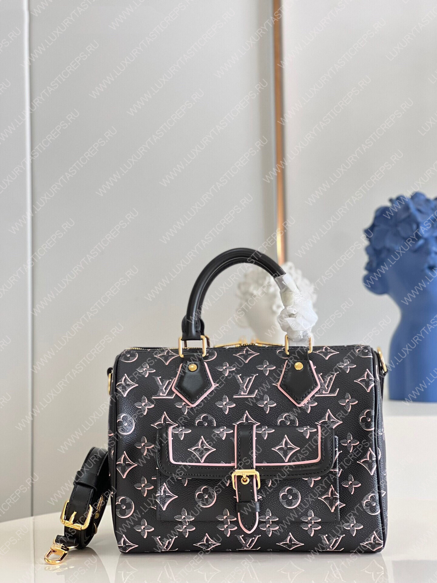 l**is V*t*n speedy bandouliÈre 25 black m20852