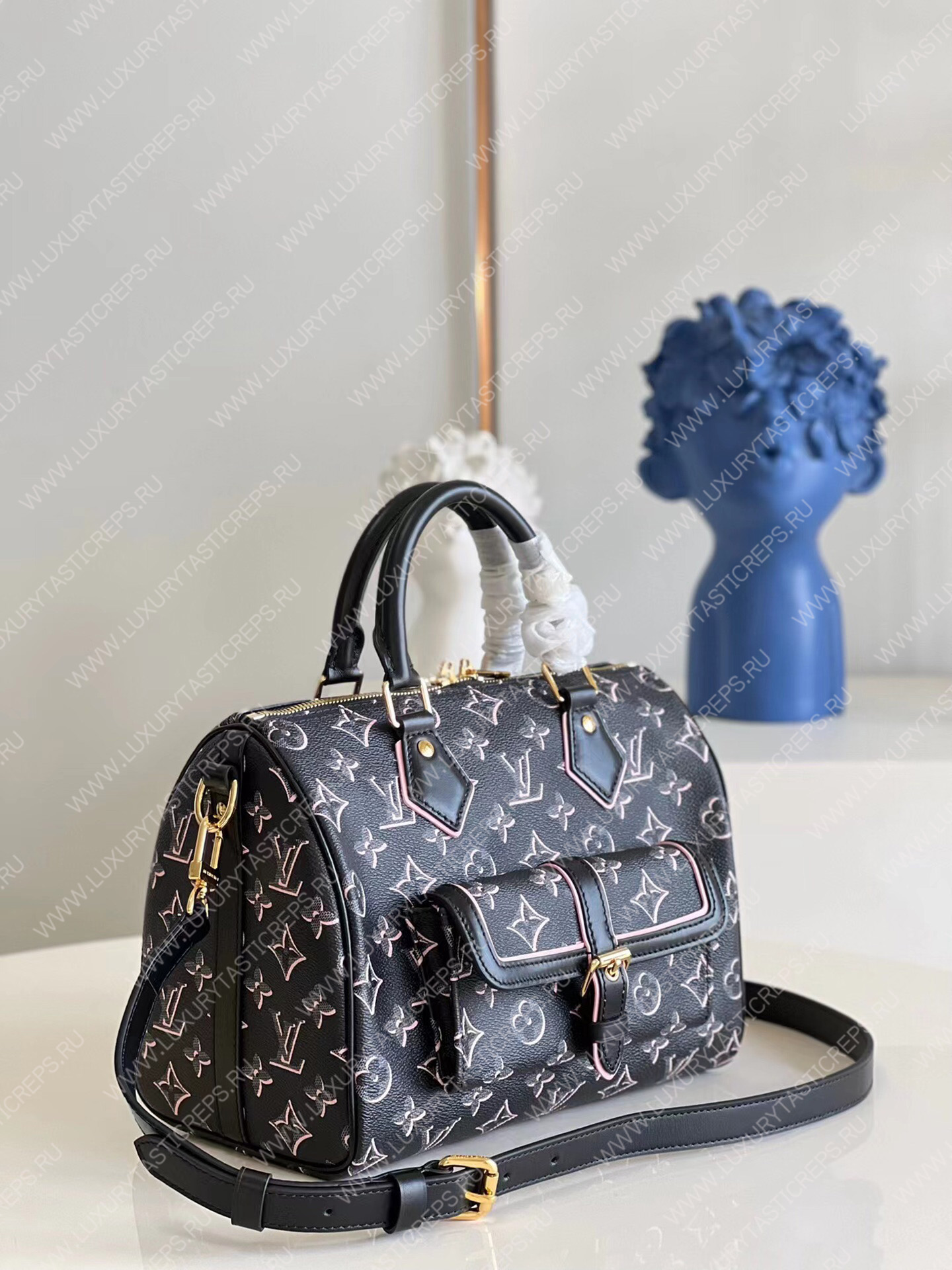 l**is V*t*n speedy bandouliÈre 25 black m20852